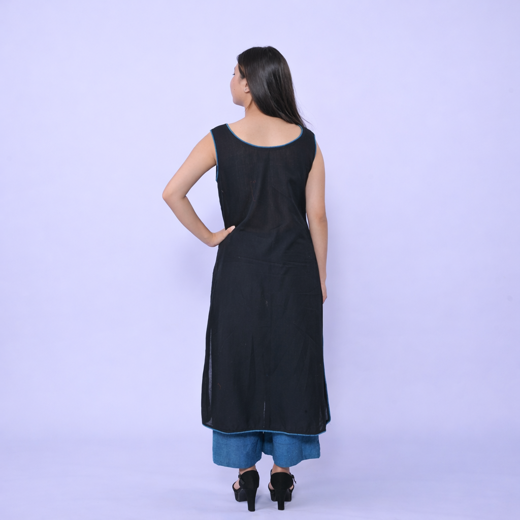 Dhaka Set No Sleeve Kurti With Paraller Pants - Image 2