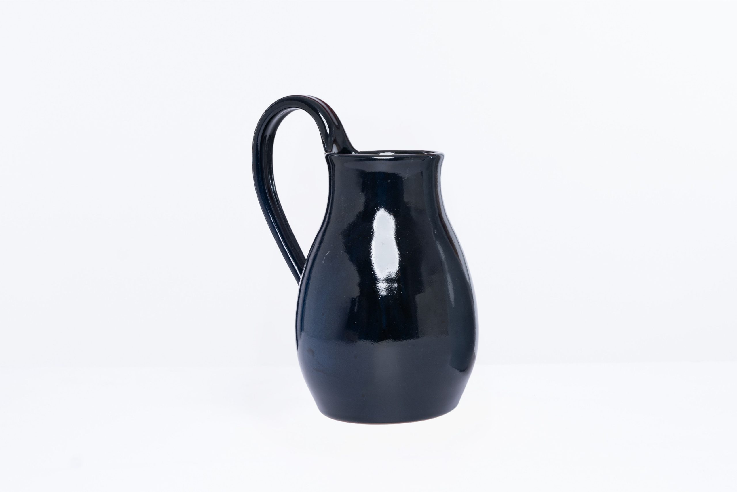 Single Colour Vase With Handle - Image 3