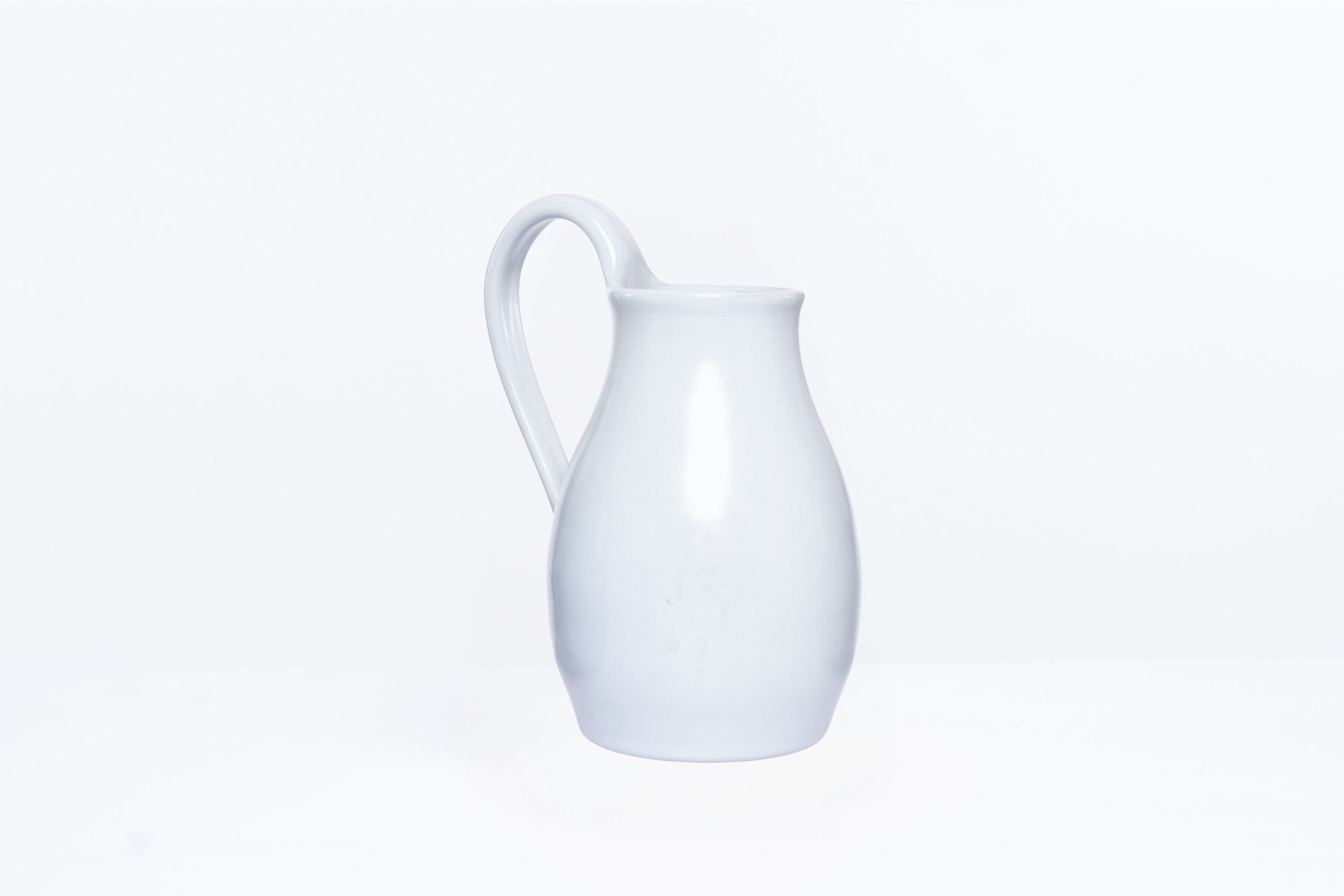 Single Colour Vase With Handle - Image 2